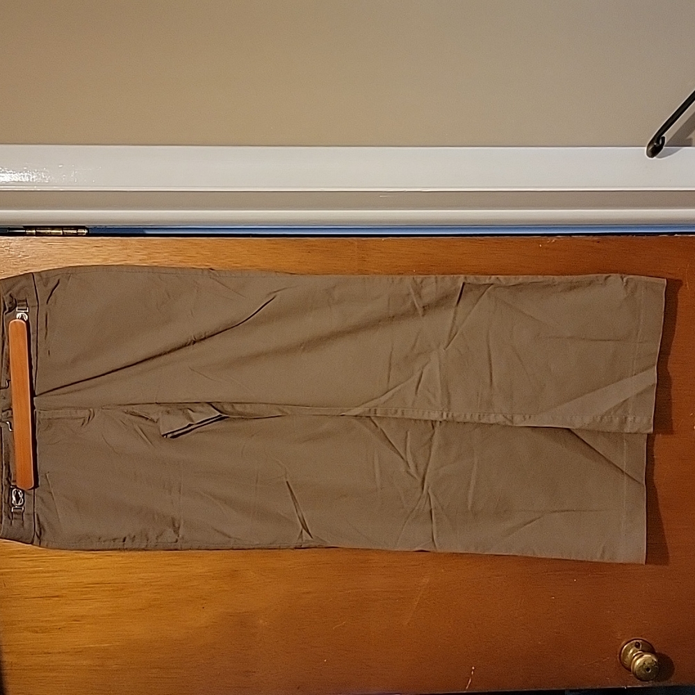 NY & CO Tan Lightweight Flared Legged Pants - Size 6 Average